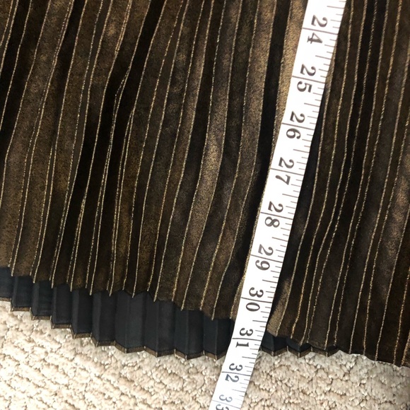 Aritzia Babaton Jude Pleated Midi Skirt - Picture 7 of 8